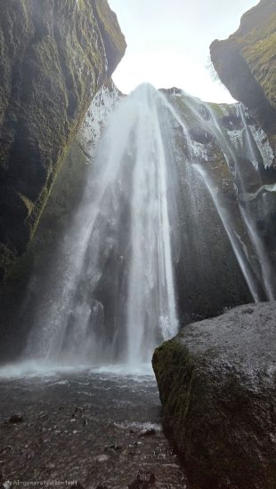iceland-waterfall